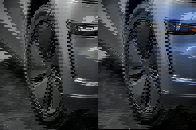 Used 2026 Tesla Model Y Long Range image 3