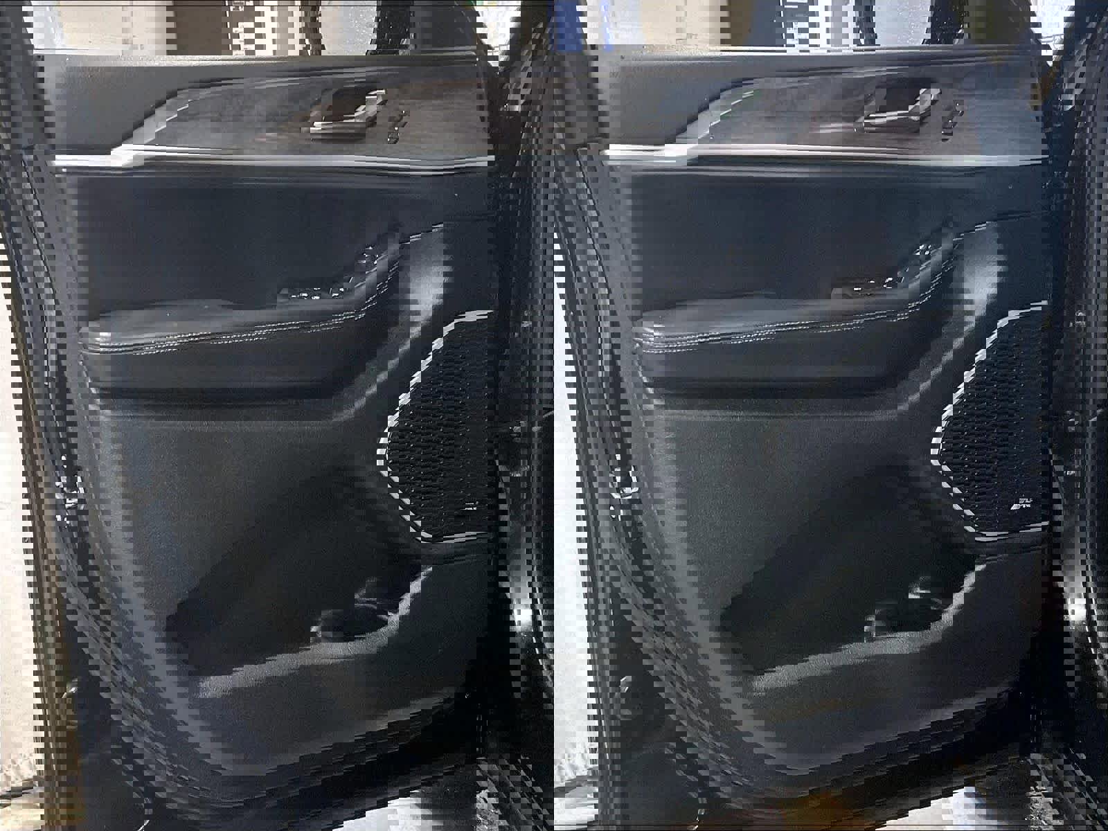 Used 2024 Jeep Grand Cherokee Limited 4xe AWD/4WD image 9