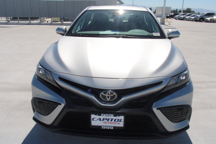 Used 2023 Toyota Camry SE FWD image 7