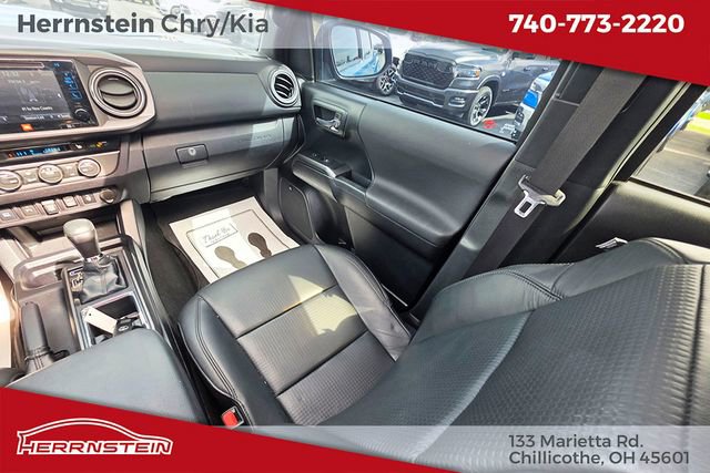 Used 2019 Toyota Tacoma TRD Sport image 11