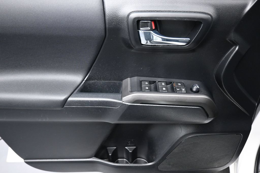 Used 2022 Toyota Tacoma TRD Off-Road RWD image 10