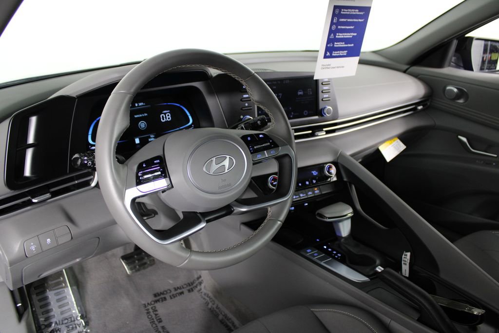 Certified 2025 Hyundai Elantra Sport image 18