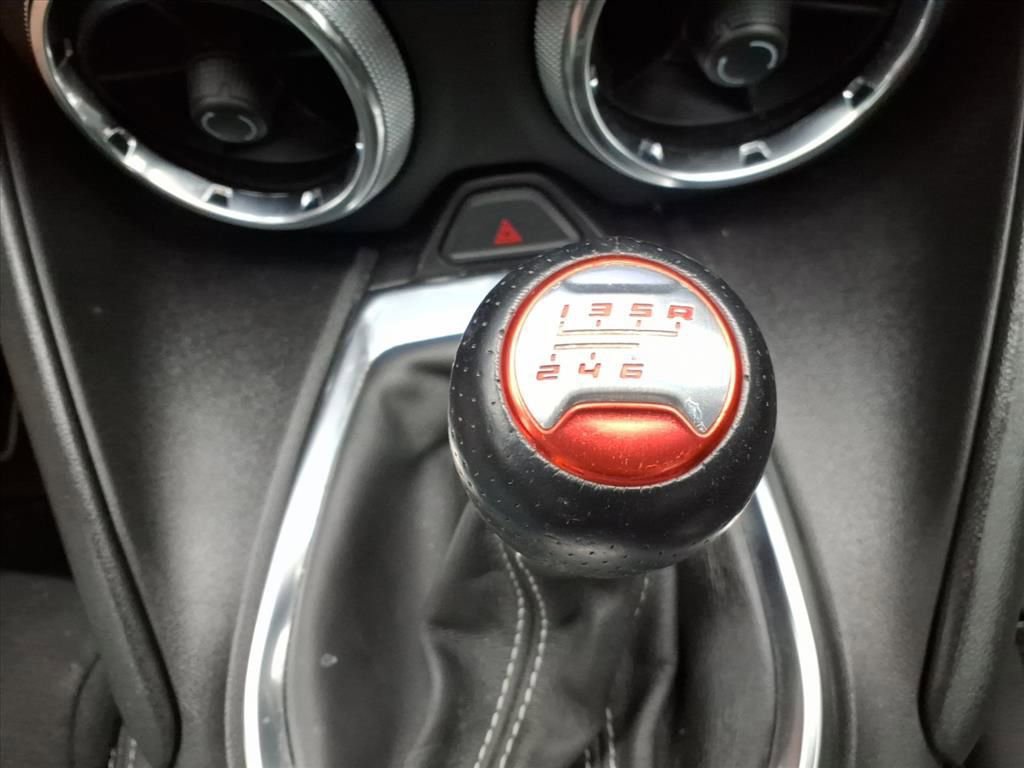 Used 2023 Chevrolet Camaro LT w/ Technology Package RWD image 16