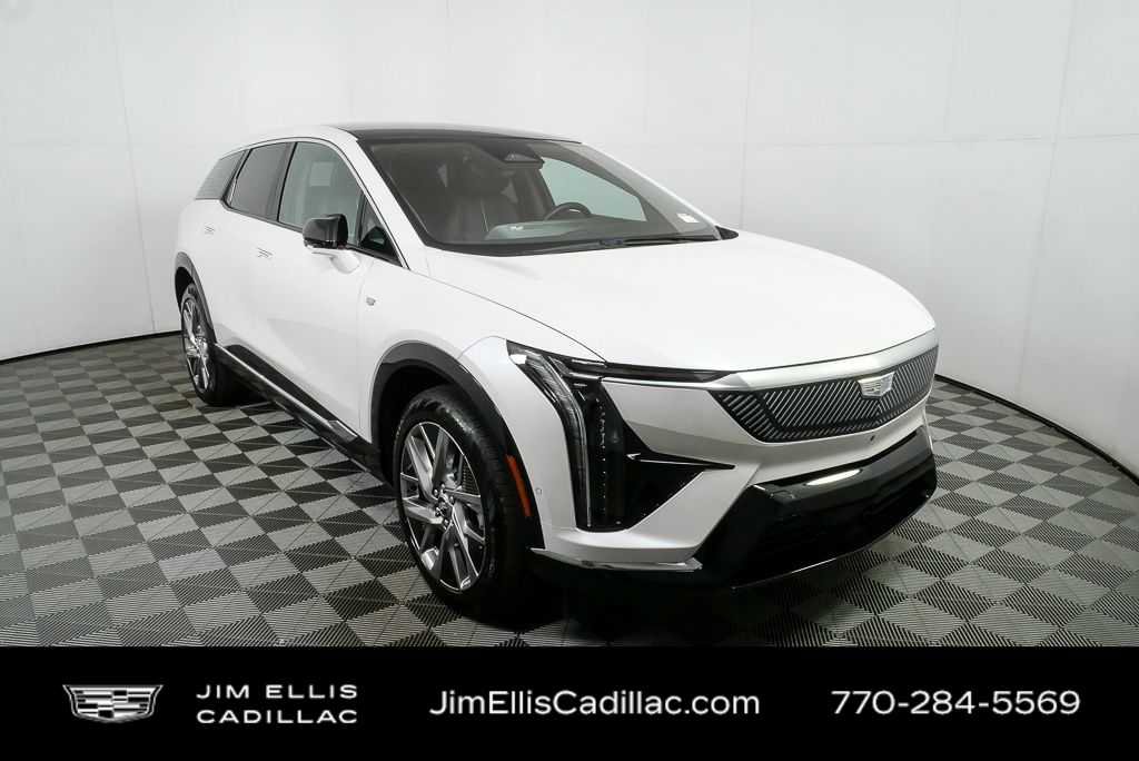 Certified 2025 Cadillac Optiq Luxury 2 w/ LPO, Floor Liner Package AWD/4WD image 26