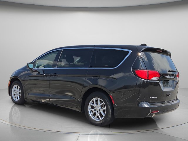 Used 2023 Chrysler Voyager LX FWD image 6