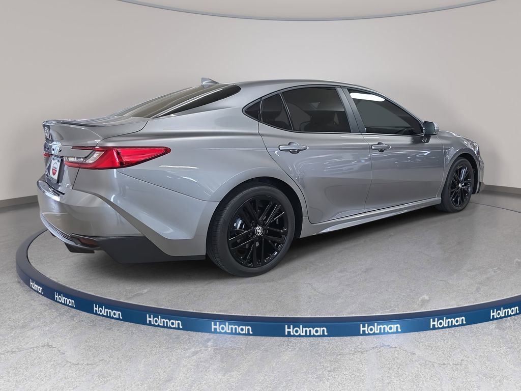 Used 2026 Toyota Camry SE image 7