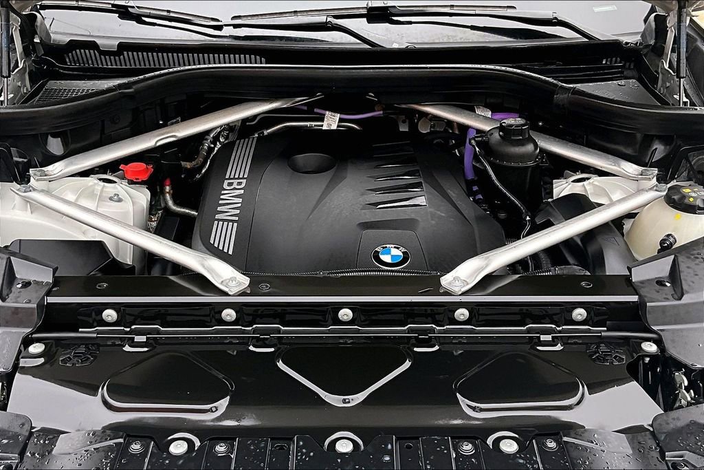 Used 2024 BMW X5 sDrive40i w/ Premium Package image 13