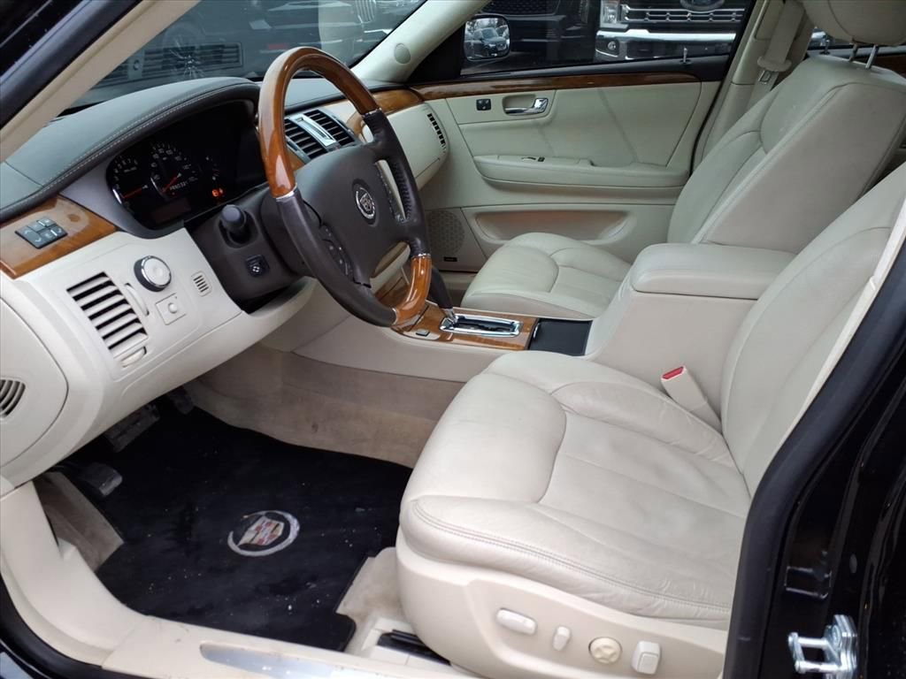 Used 2010 Cadillac DTS Platinum FWD image 10