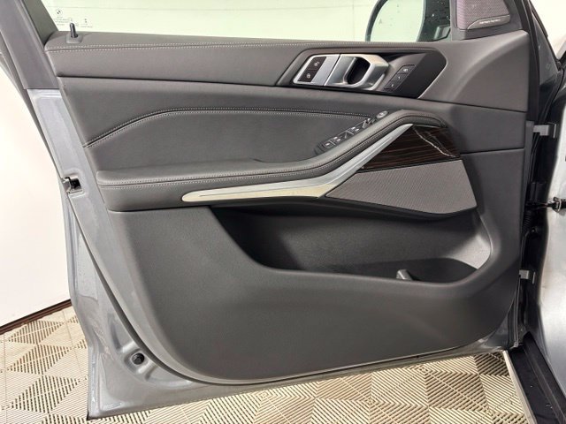Used 2024 BMW X5 xDrive40i w/ Premium Package AWD/4WD image 10