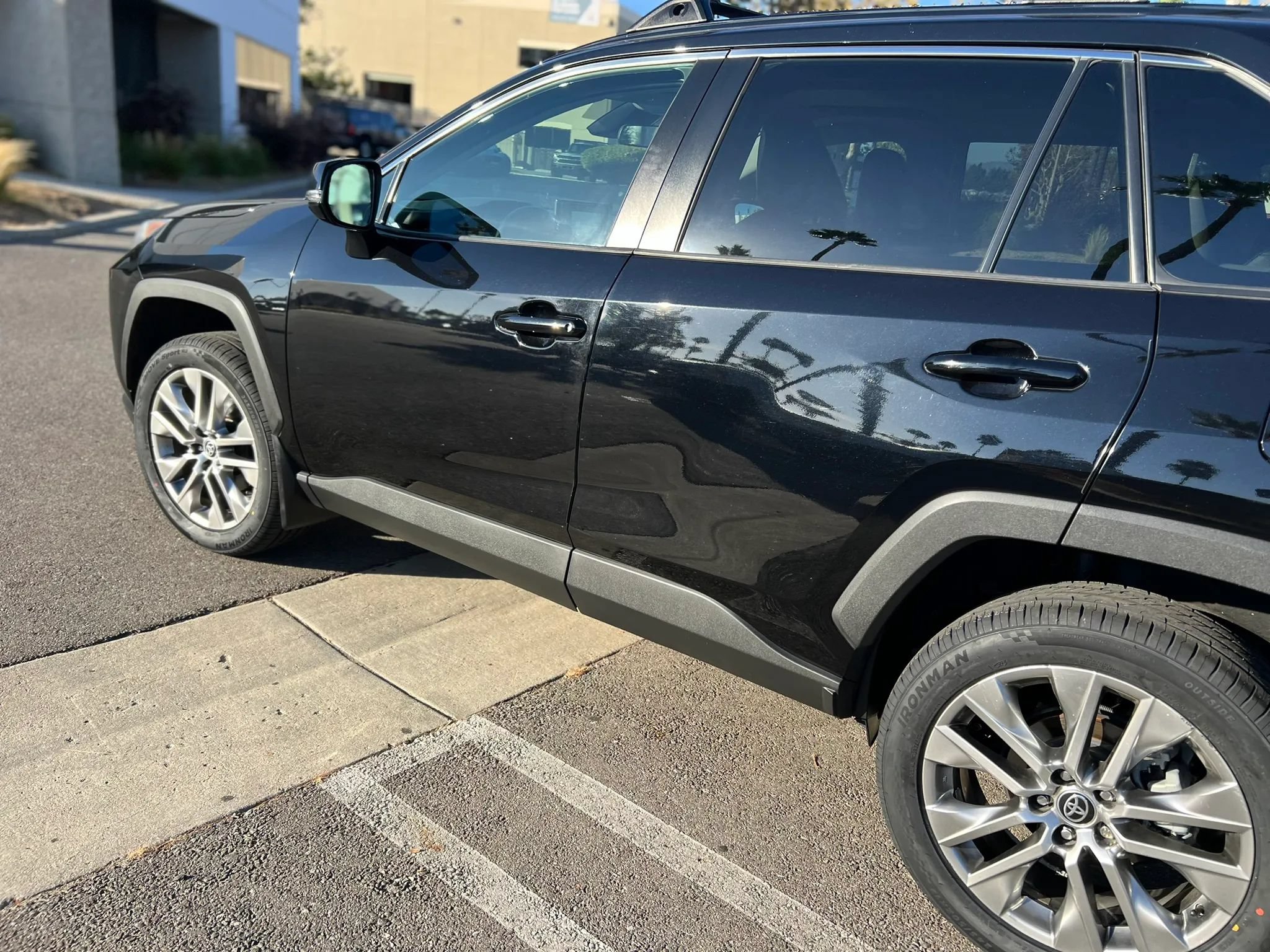 Used 2022 Toyota RAV4 XLE Premium FWD image 17