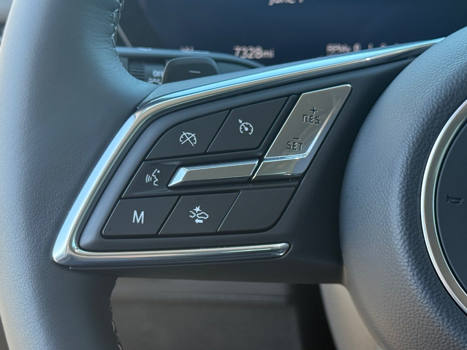 Used 2025 Buick Envision Avenir AWD/4WD image 14