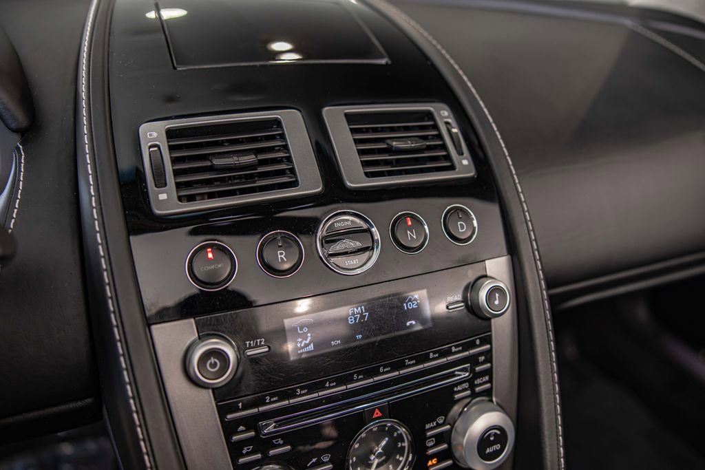 Used 2010 Aston Martin V8 Vantage Roadster RWD image 27