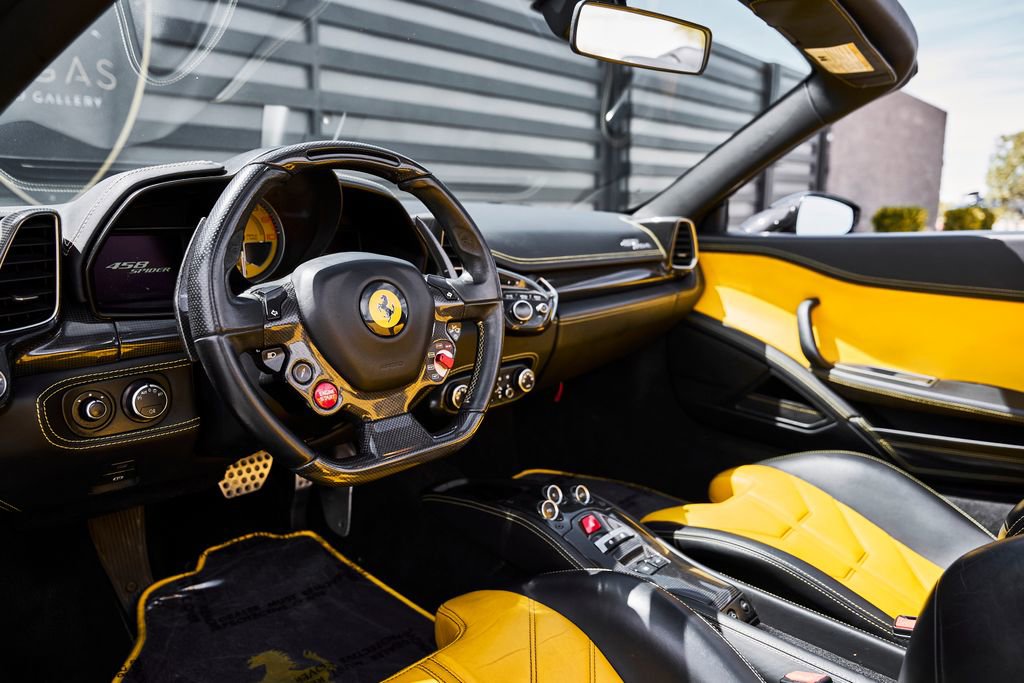 Used 2013 Ferrari 458 Spider RWD image 2