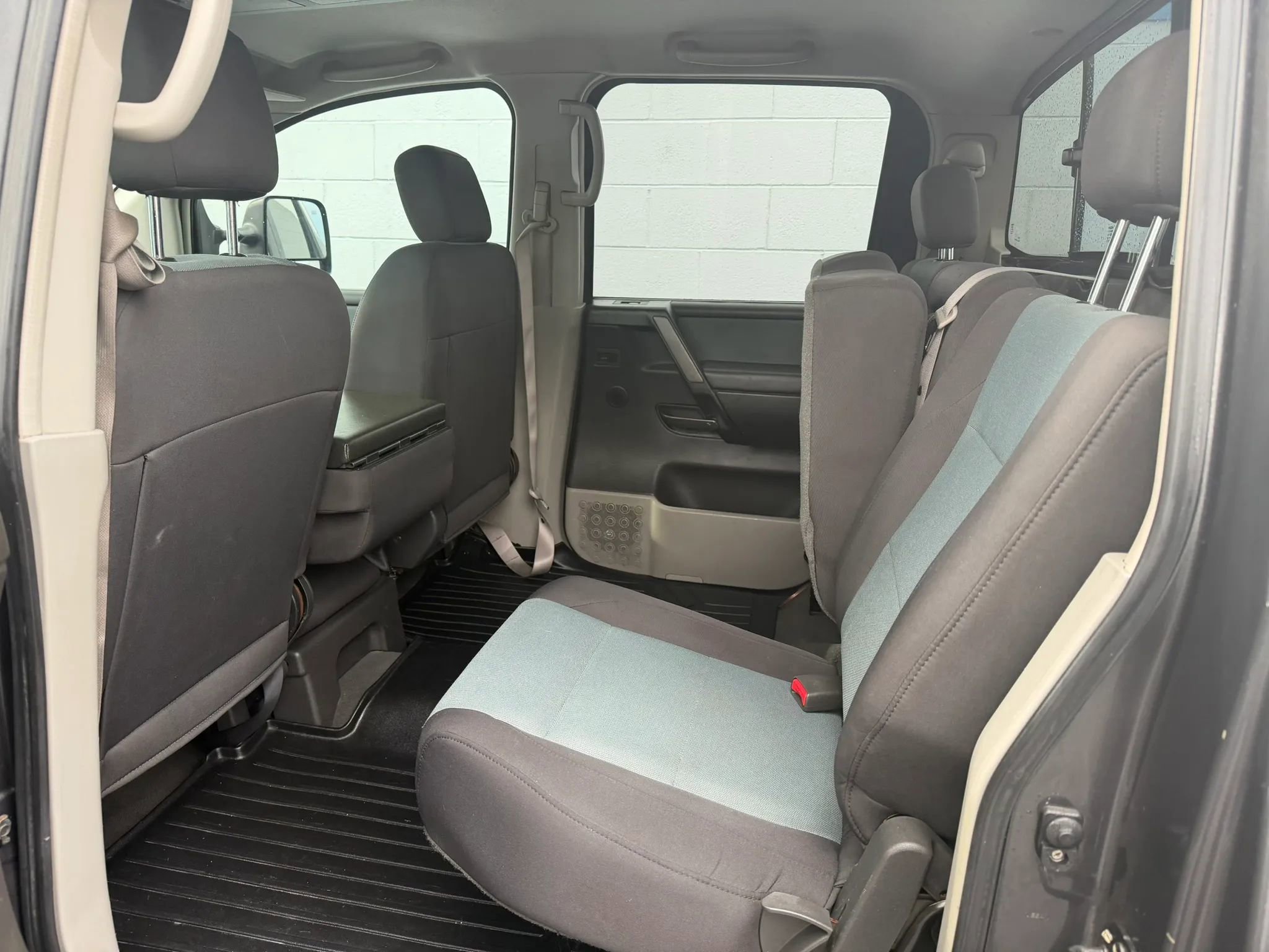 Used 2004 Nissan Titan XE w/ (PRF) Preferred Pkg AWD/4WD image 16