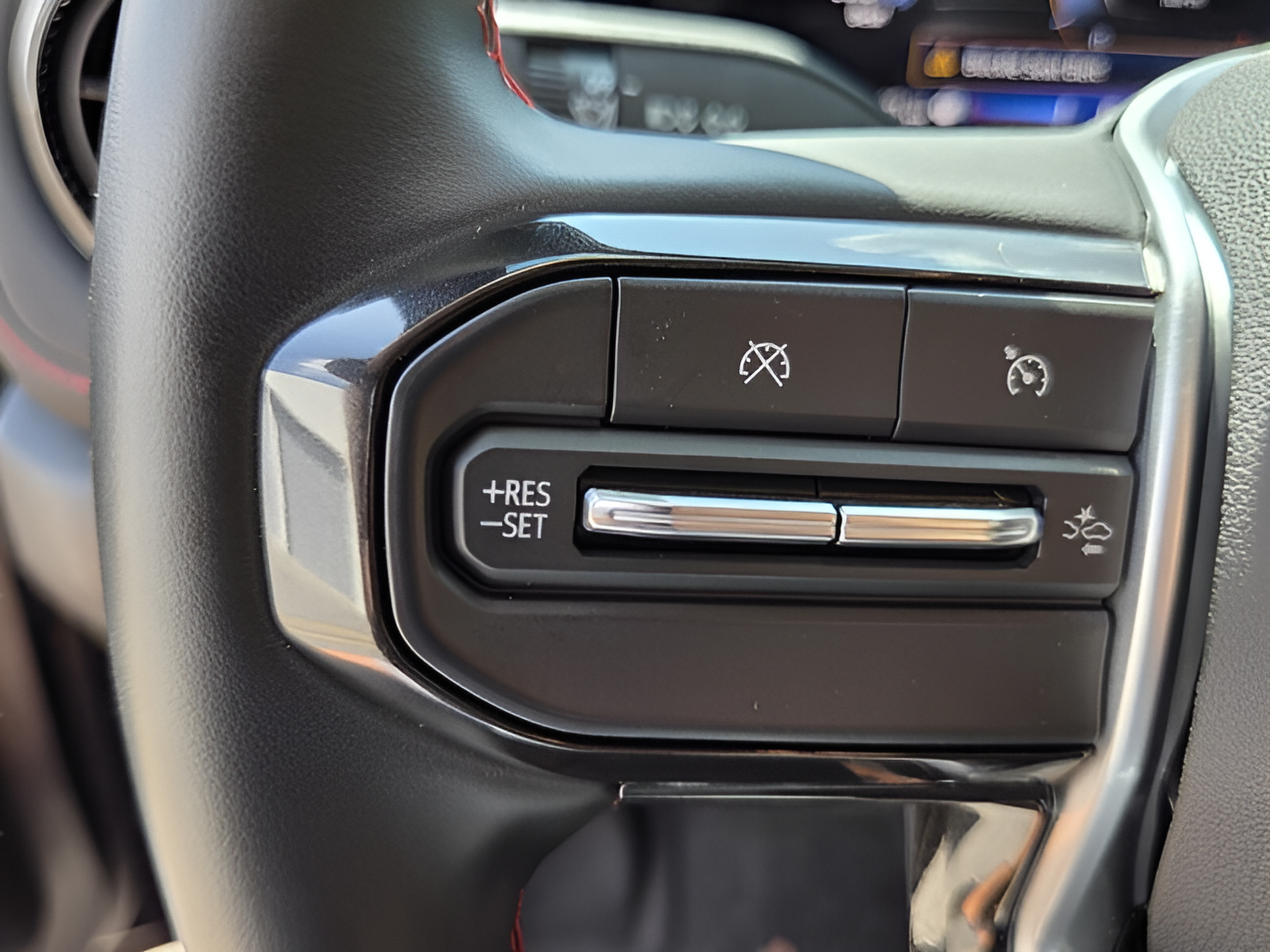 Used 2024 Chevrolet Colorado Z71 AWD/4WD image 25
