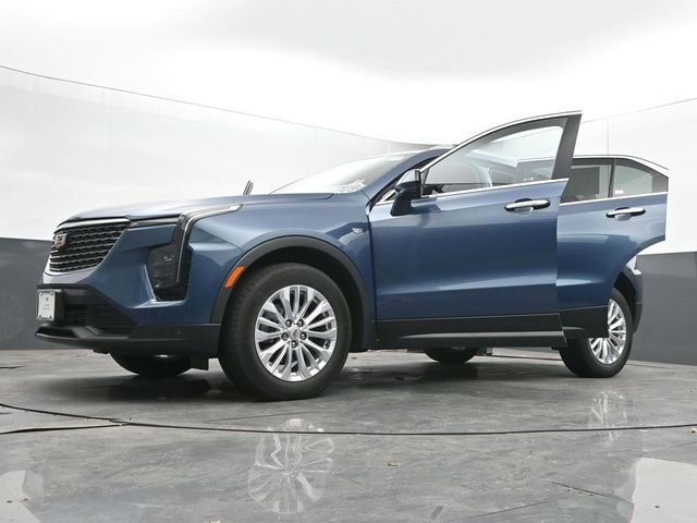 Used 2024 Cadillac XT4 Luxury w/ Cold Weather Package AWD/4WD image 70