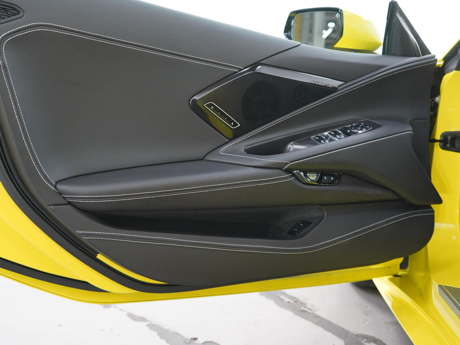 Used 2024 Chevrolet Corvette Stingray Premium Conv w/ Stealth Interior Trim Package RWD image 14
