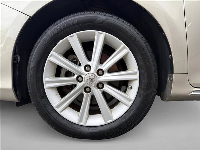 Used 2014 Toyota Camry XLE FWD image 9