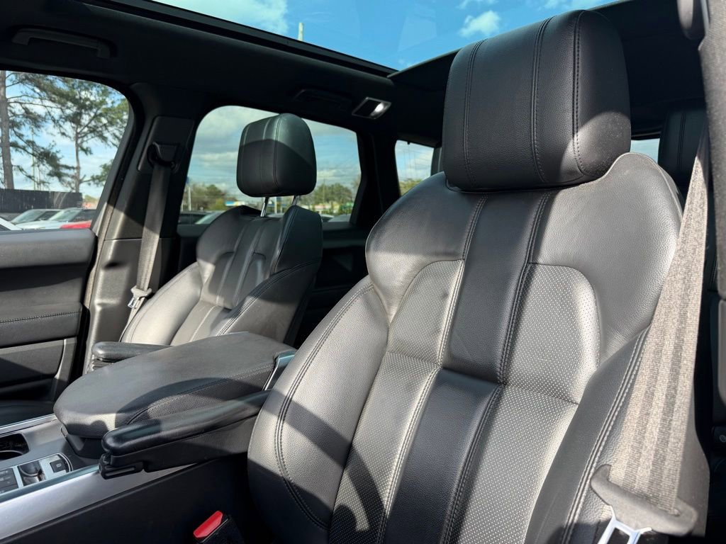 Used 2016 Land Rover Range Rover Sport SE image 11
