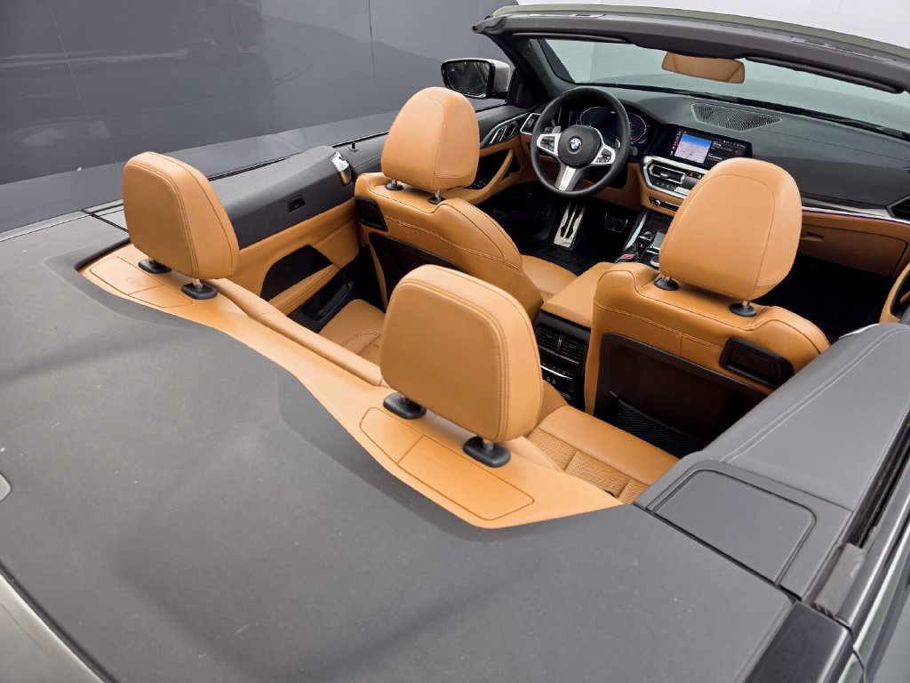 Used 2022 BMW M440i Convertible RWD image 25
