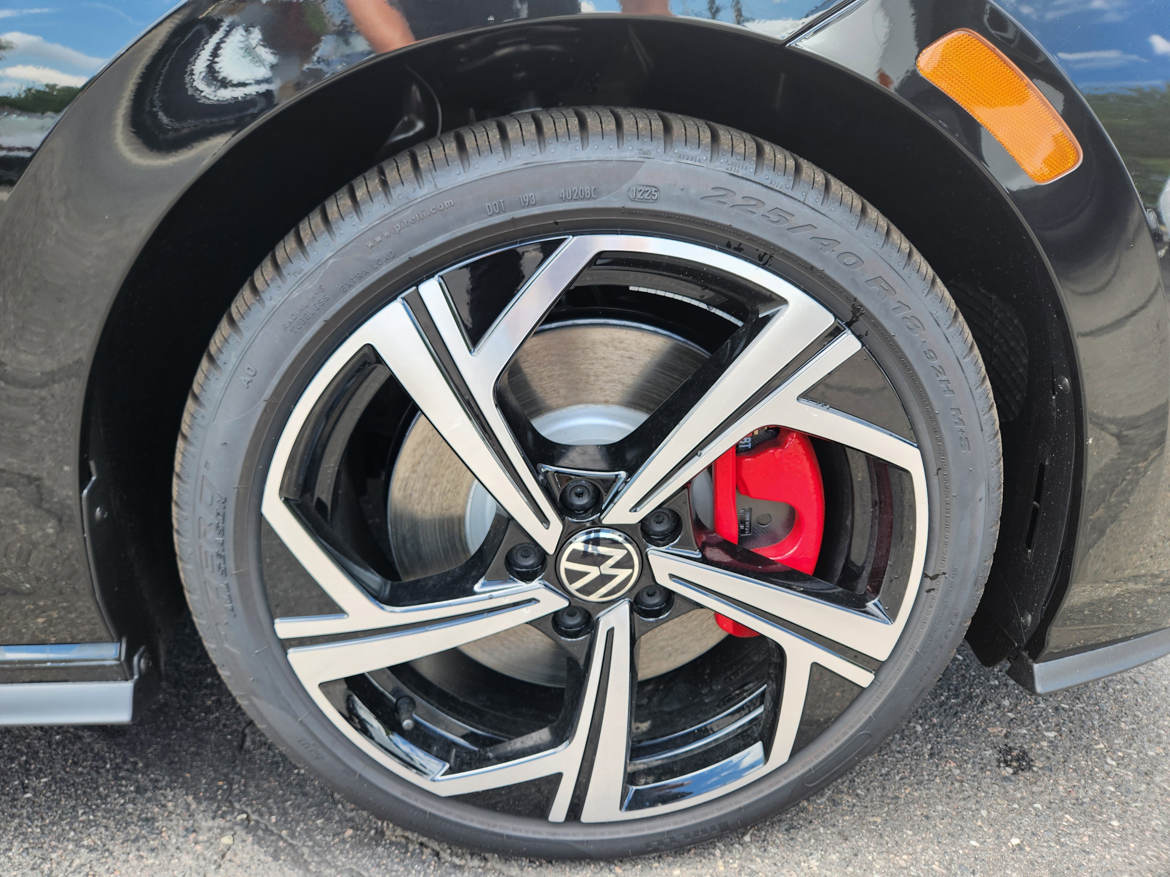 New 2025 Volkswagen GTI SE image 27