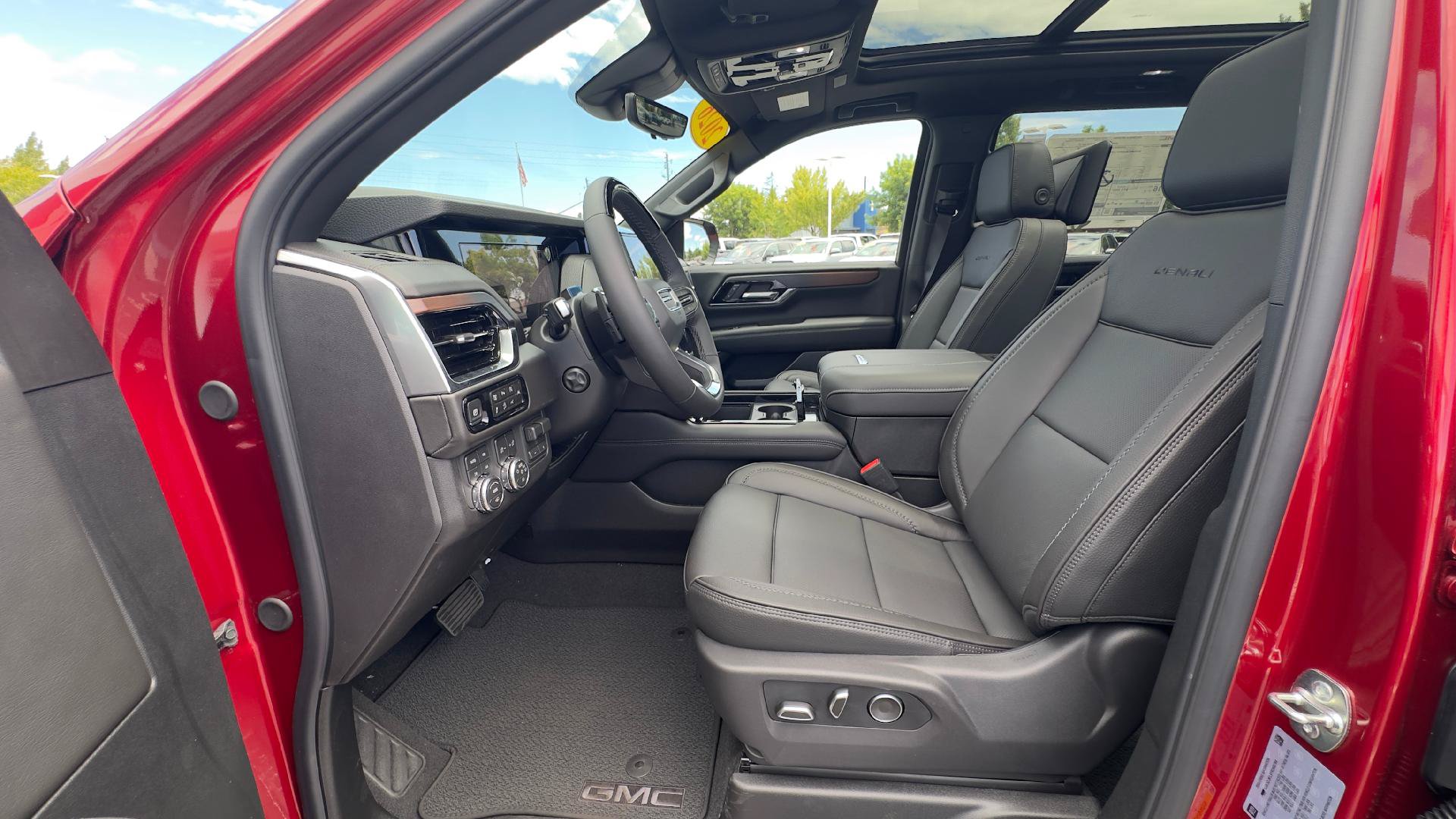New 2026 GMC Yukon XL Denali w/ Denali Reserve Package AWD/4WD image 17