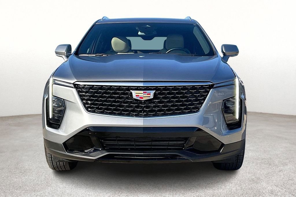 Used 2025 Cadillac XT4 Premium Luxury image 6