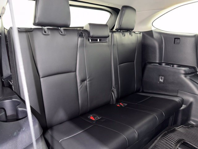 Used 2021 Toyota Highlander XLE AWD/4WD image 26