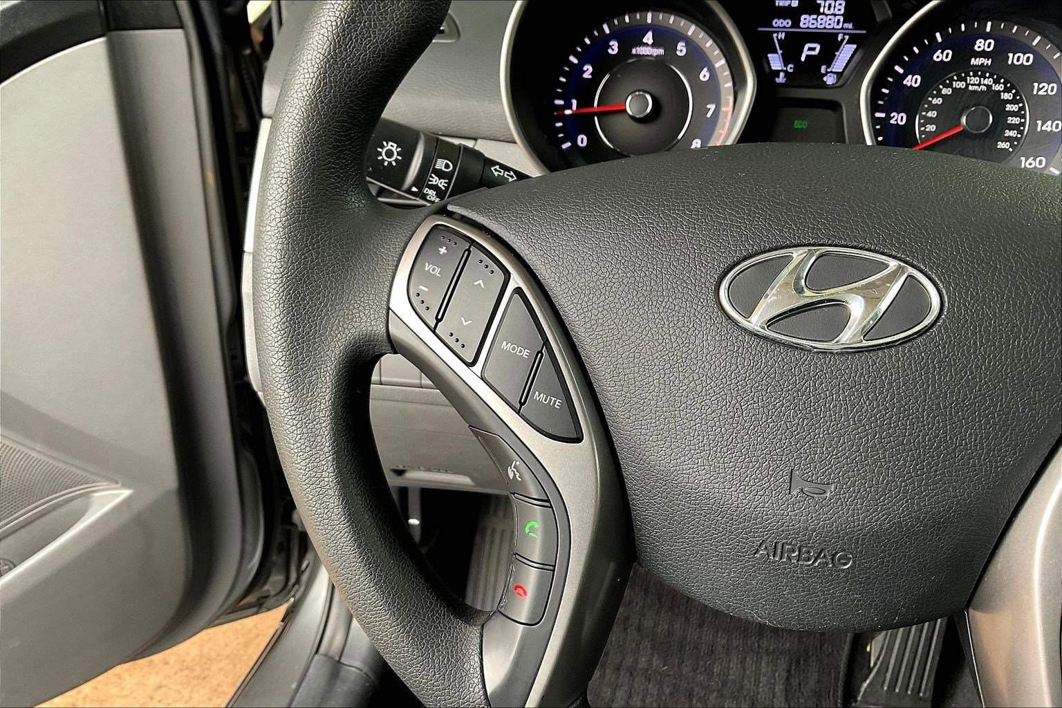 Used 2013 Hyundai Elantra GLS w/ Preferred Pkg image 11