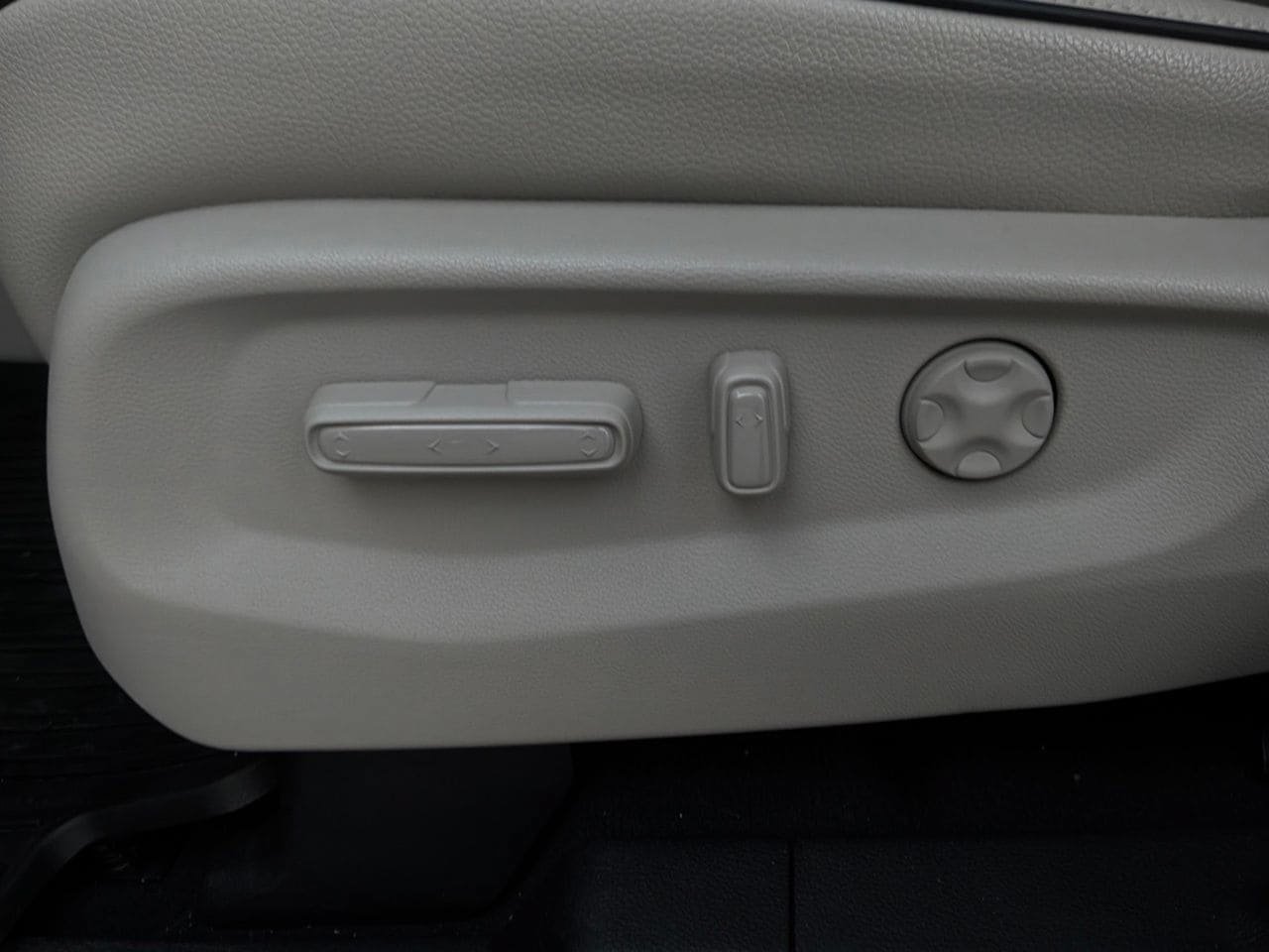 Used 2025 Honda Odyssey Touring image 9