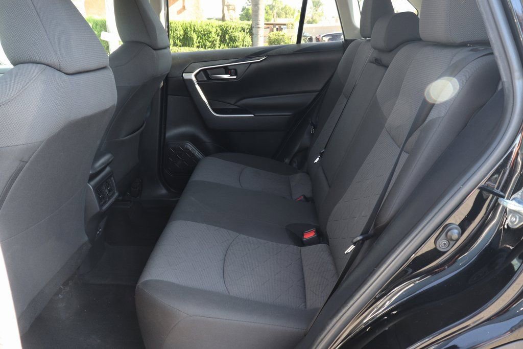 Used 2022 Toyota RAV4 XLE image 31