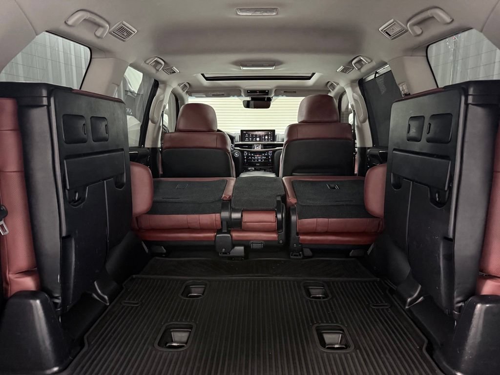 Used 2016 Lexus LX 570 4WD image 40