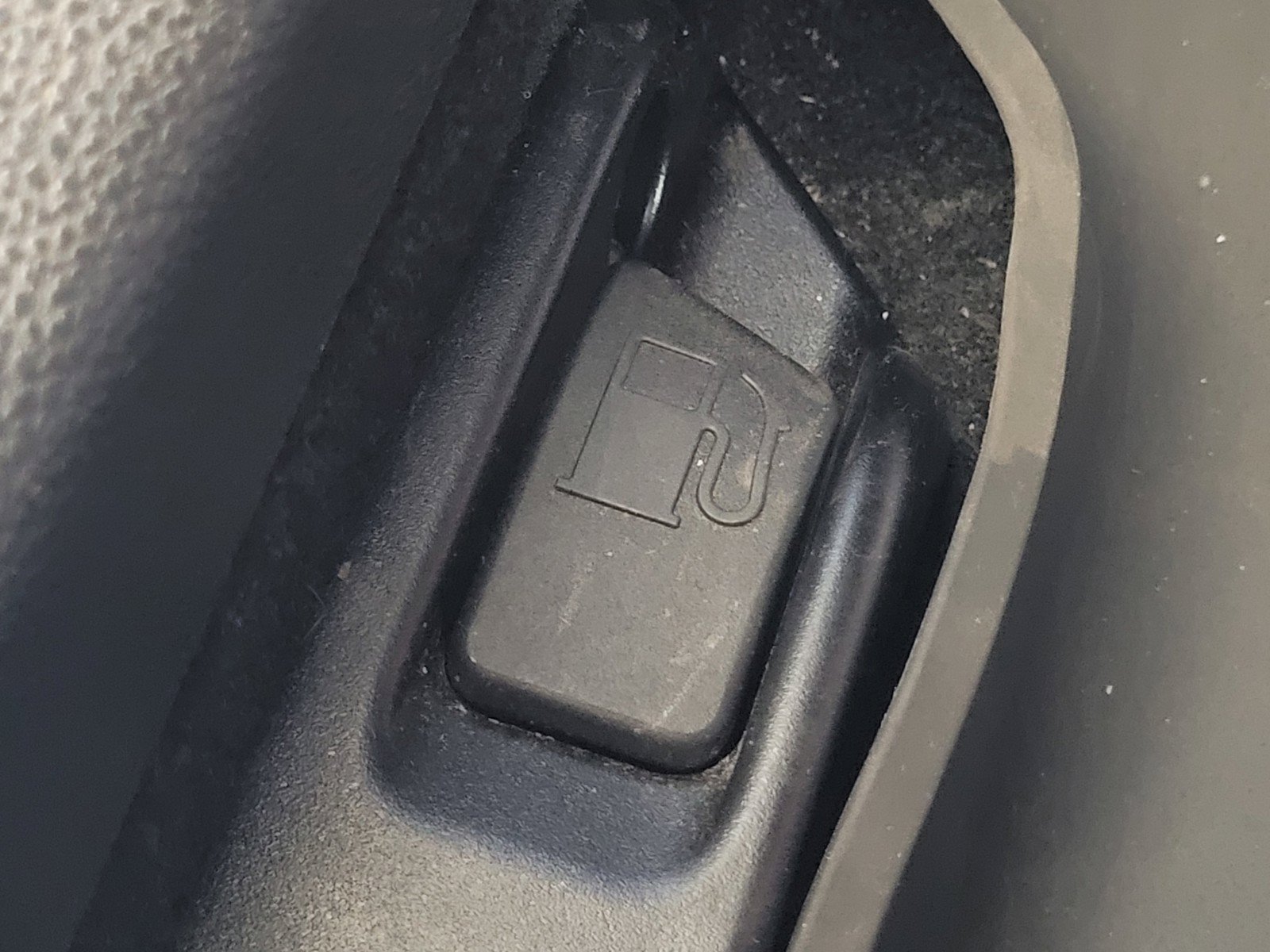 Used 2024 Toyota Corolla Cross LE FWD image 9