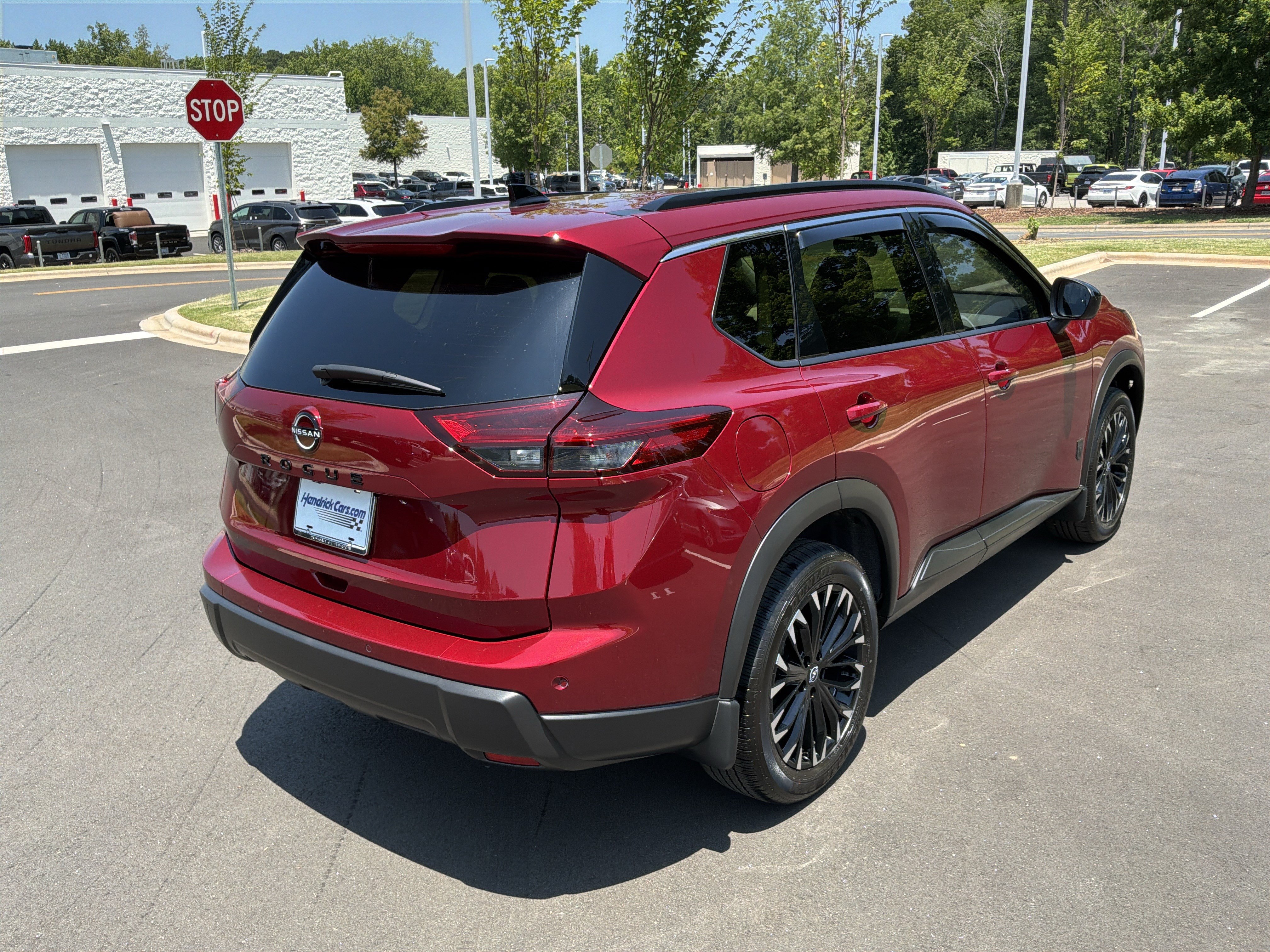 Used 2026 Nissan Rogue Dark Armor FWD image 10