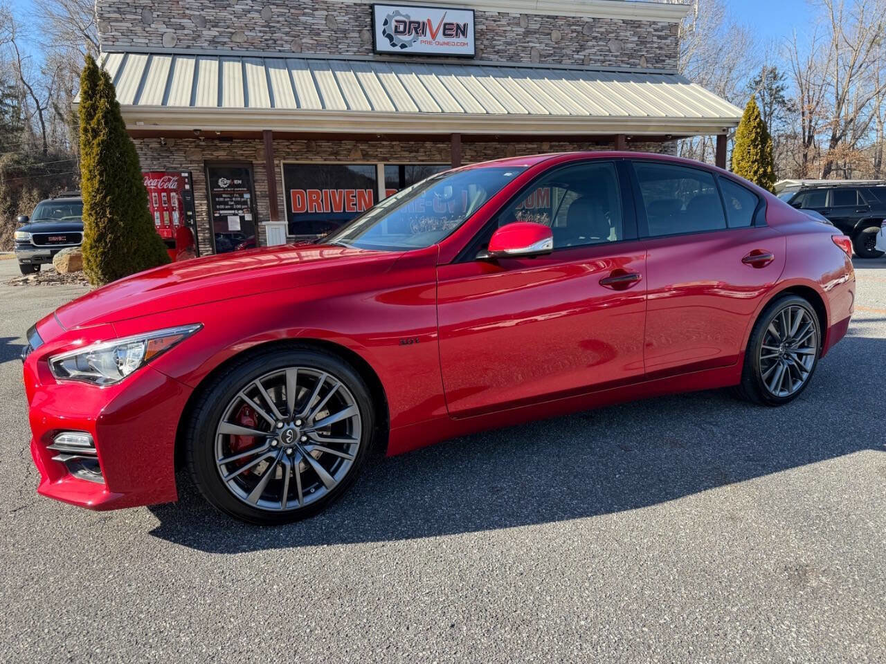 Used 2017 INFINITI Q50 Red Sport 400 image 1
