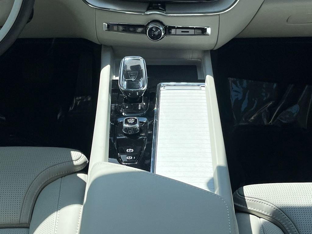 New 2026 Volvo XC60 T8 Ultra image 22