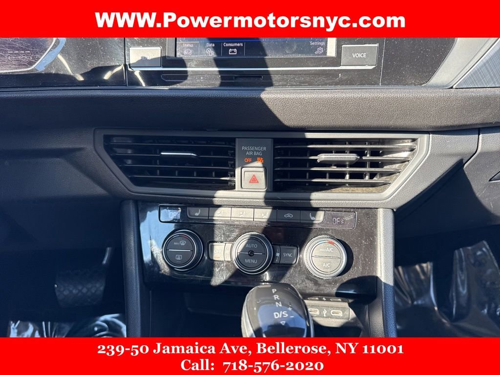 Used 2022 Volkswagen Jetta SE image 37