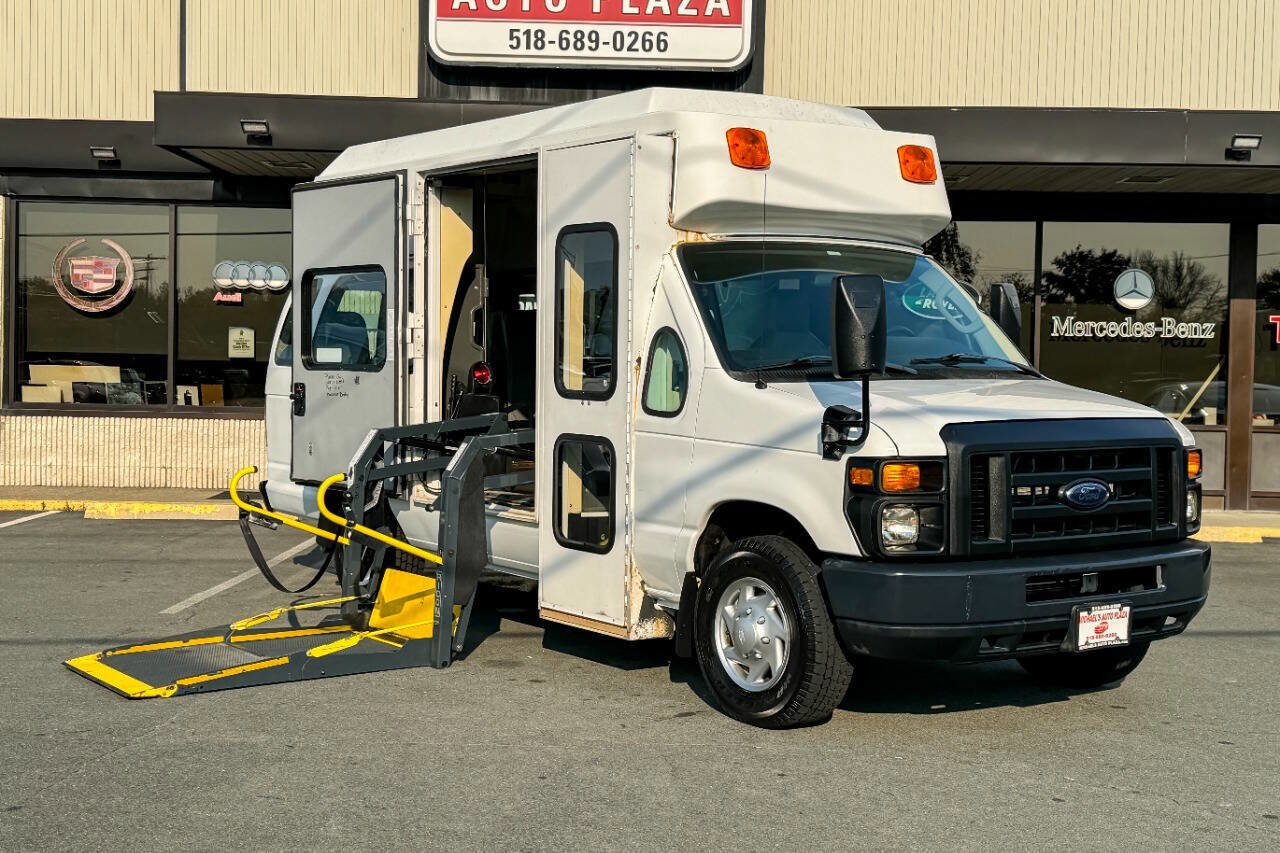 Used 2011 Ford E-350 and Econoline 350 Extended Super Duty w/ PWR Group