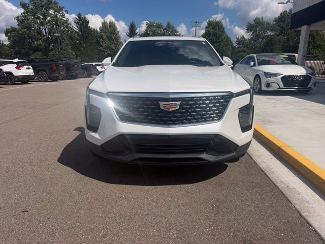 Certified 2024 Cadillac XT4 Premium Luxury AWD/4WD image 2