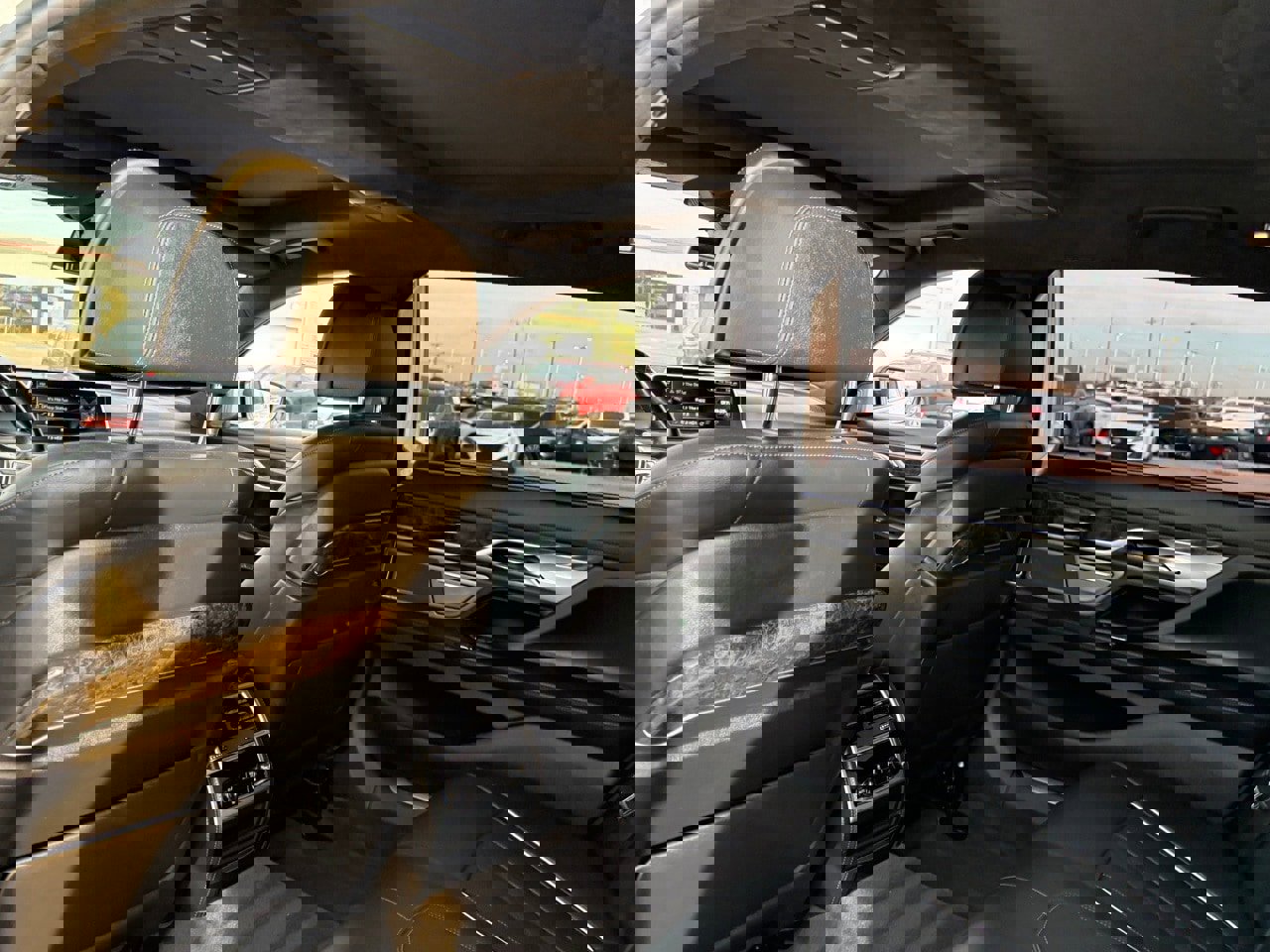 Used 2017 BMW 750i image 40