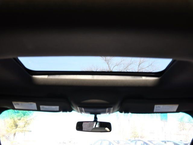 Used 2015 Ford Explorer XLT w/ Equipment Group 202B image 25