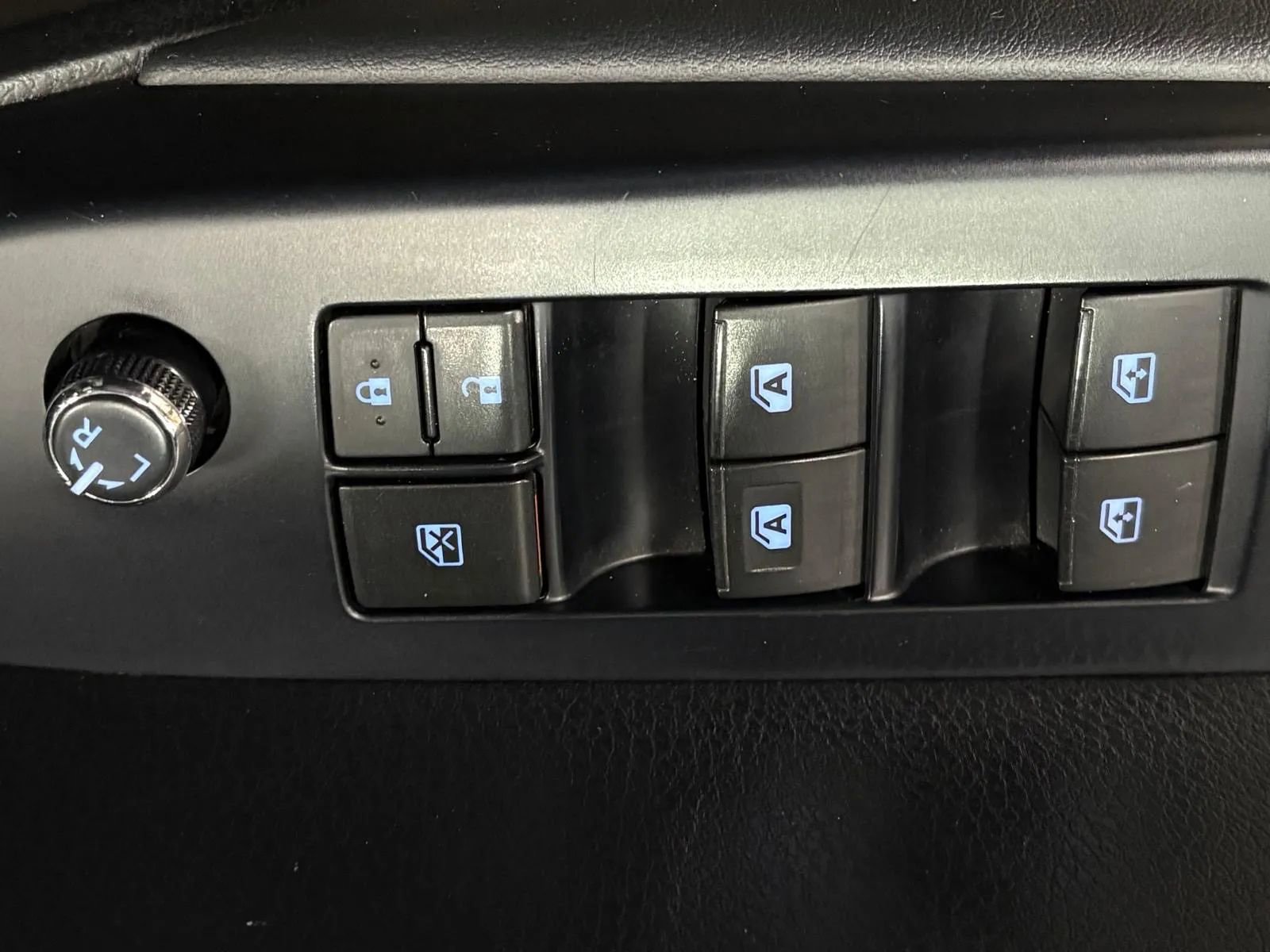 Used 2015 Toyota Highlander XLE image 35