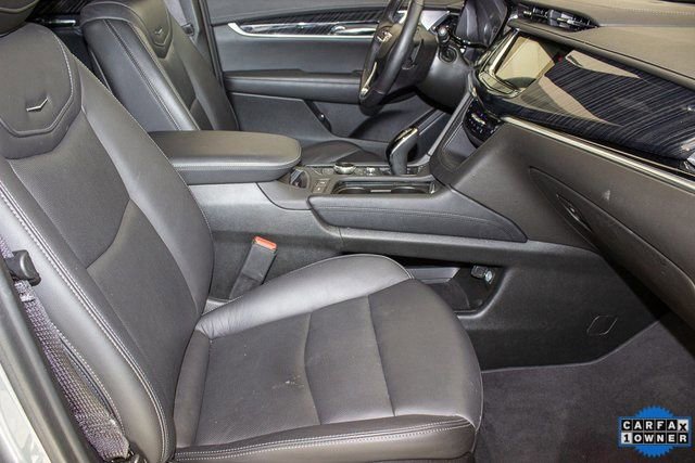 Used 2025 Cadillac XT6 Premium Luxury image 10