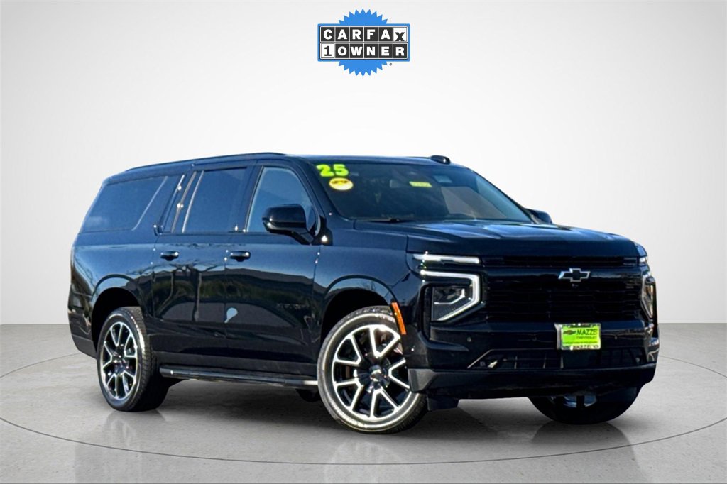 Used 2025 Chevrolet Suburban RST image 2