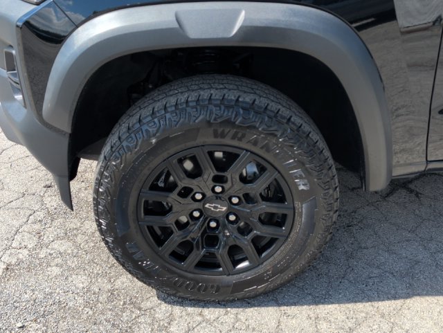 Used 2023 Chevrolet Colorado Trail Boss w/ Technology Package AWD/4WD image 40