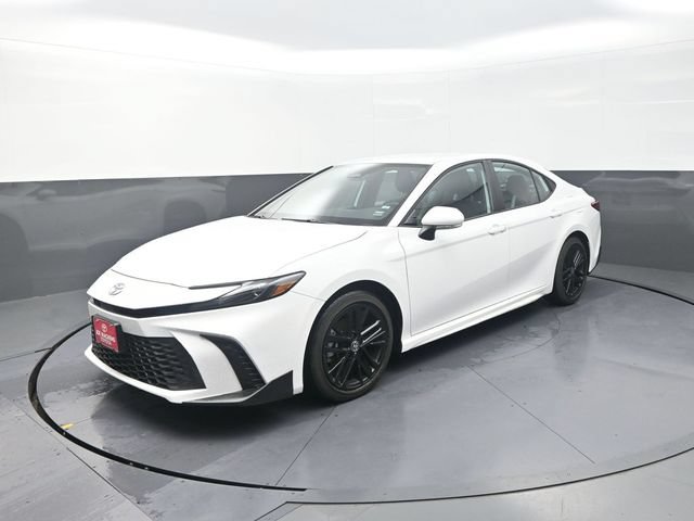 Used 2026 Toyota Camry SE FWD image 3