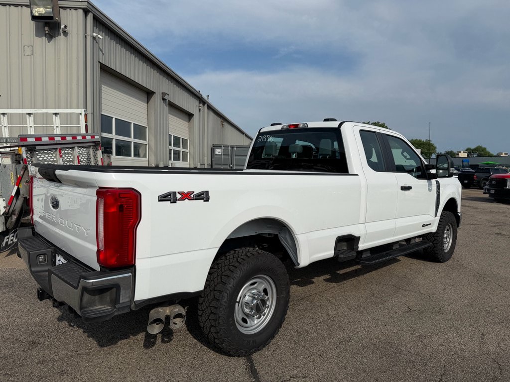 Used 2025 Ford F350 XL w/ XL Off-Road Package AWD/4WD image 4