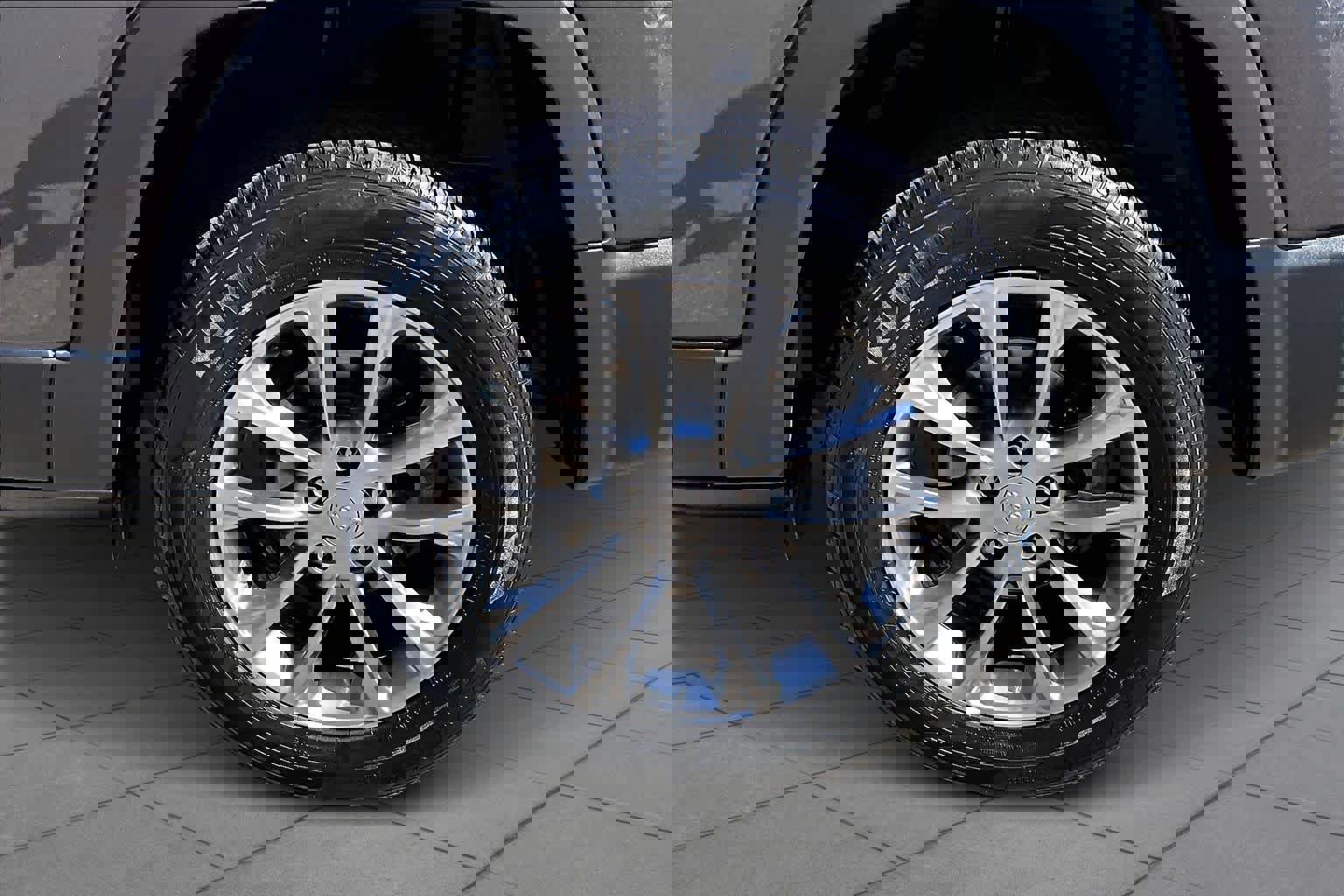 Used 2019 Jeep Cherokee Latitude Plus image 10