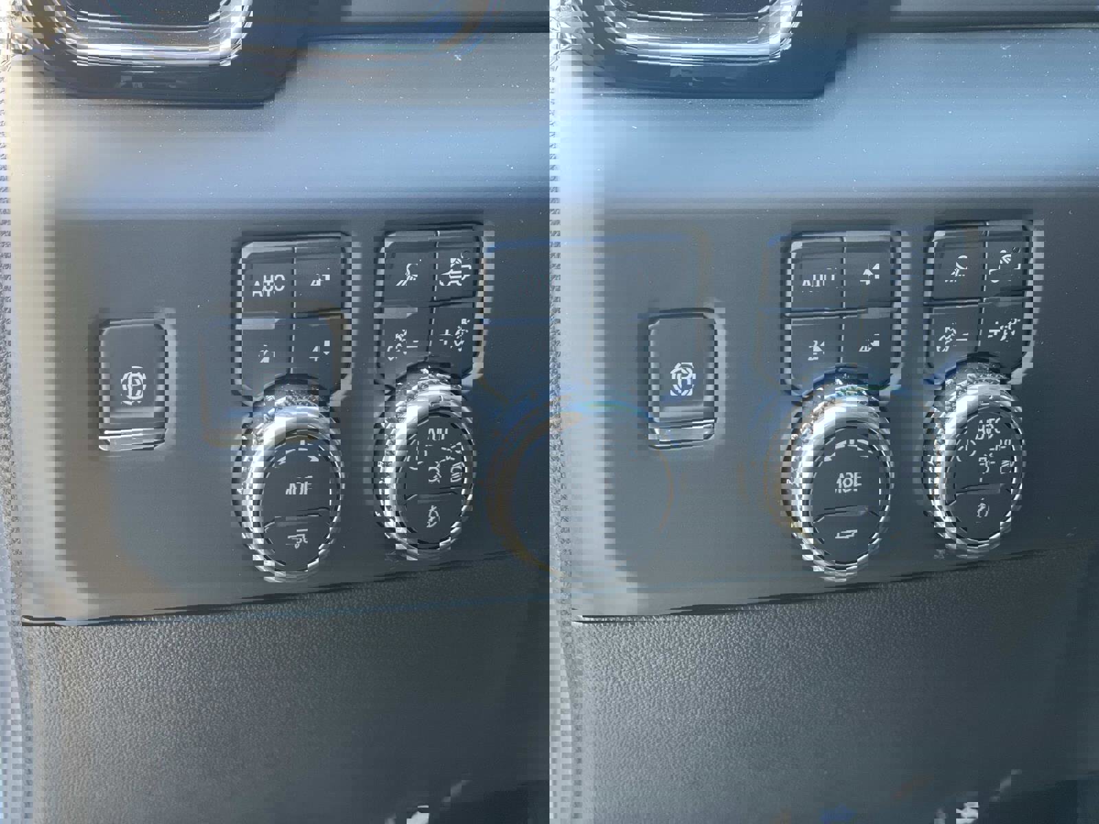 New 2026 GMC Sierra 3500 Denali w/ Denali Reserve Package image 21