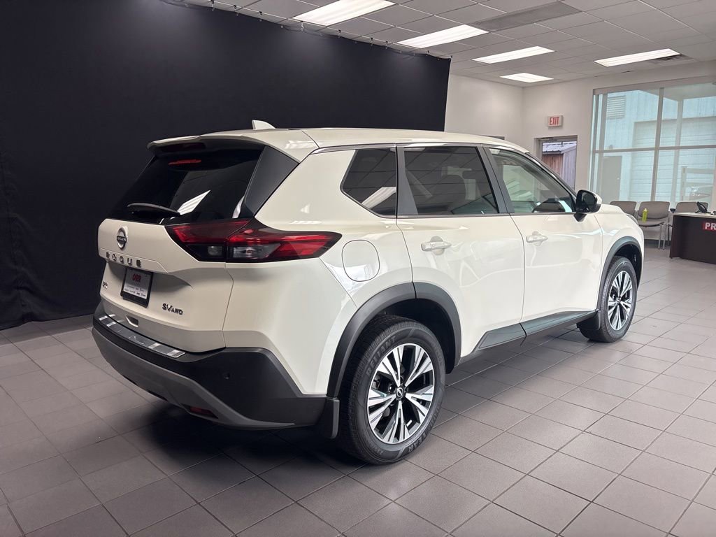 Used 2023 Nissan Rogue SV AWD/4WD image 3